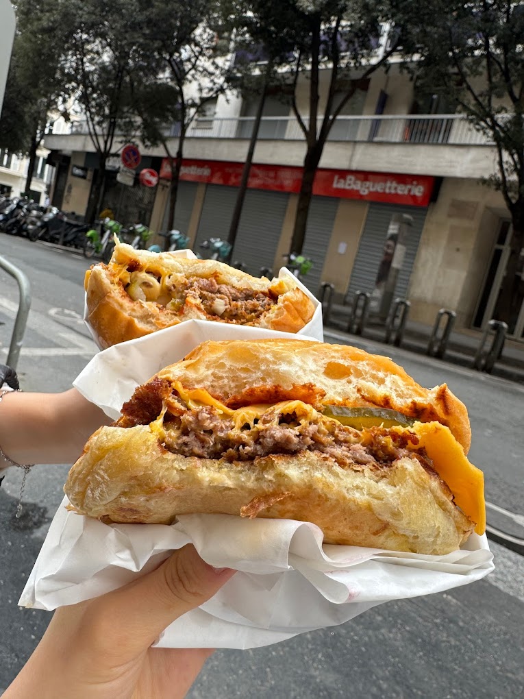 super-burger-chez-dumbo-65ee7f2d24567.jpg review